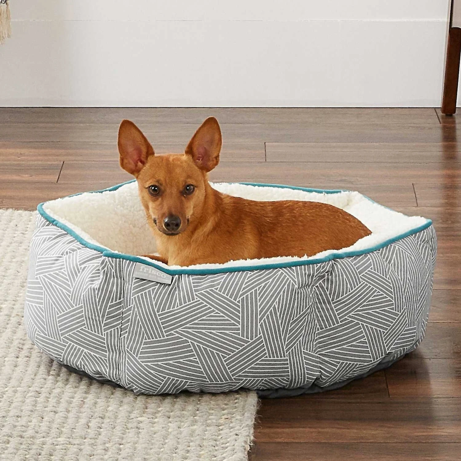 Frisco Sherpa Dog & Cat Blanket & Frisco Sherpa Hexagon Bolster Cat & Dog Bed 10 Frisco Sherpa Dog & Cat Blanket & Frisco Sherpa Hexagon Bolster Cat & Dog Bed - Image 8
